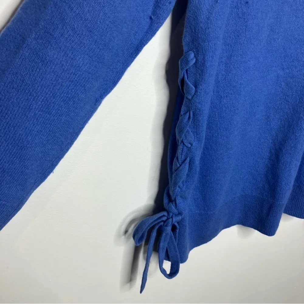 C by‎ Bloomingdale’s cashmere sweater periwinkle blue size medium - Image 2