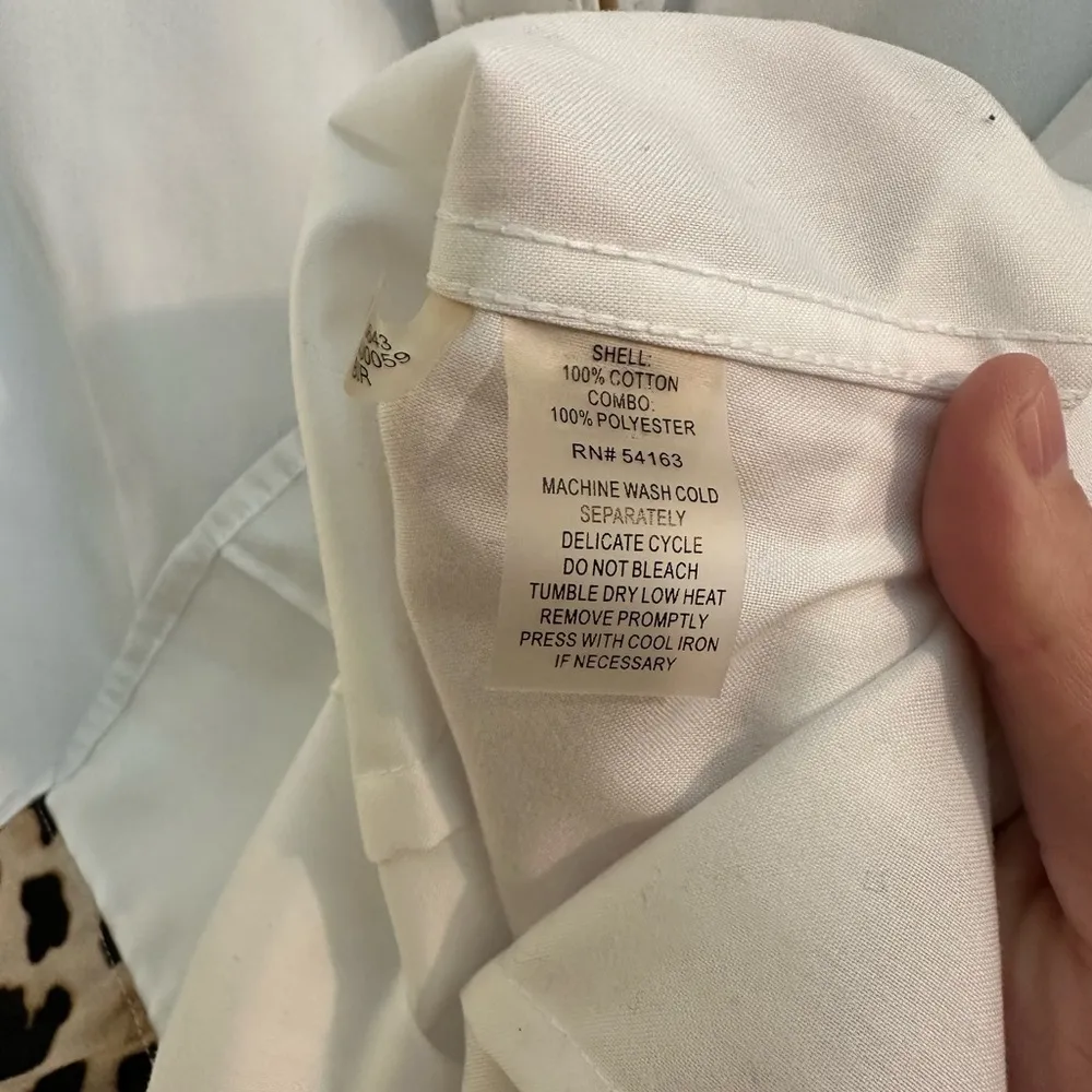 Calvin Klein XS Button - Image 4