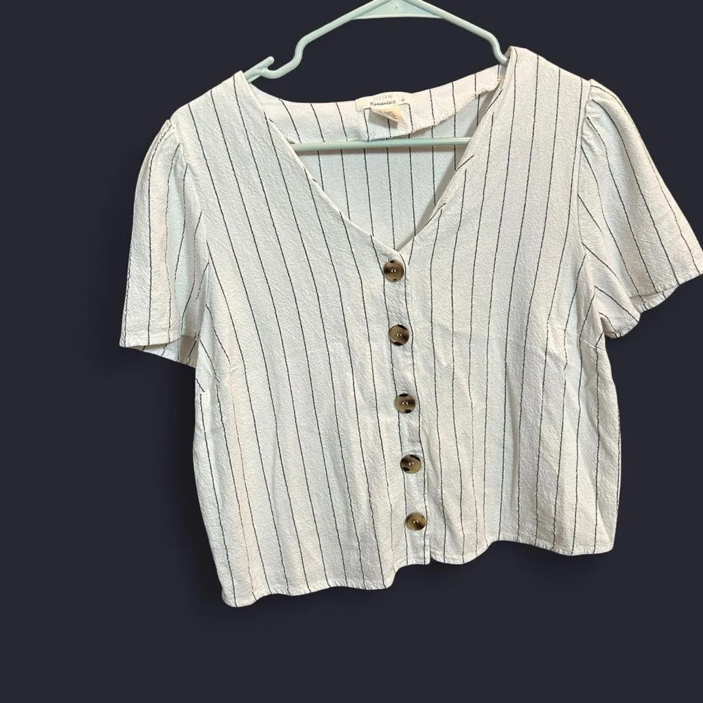 Urban Romantics  Linen Blend Crop Button-Up (Size M) - Image 5