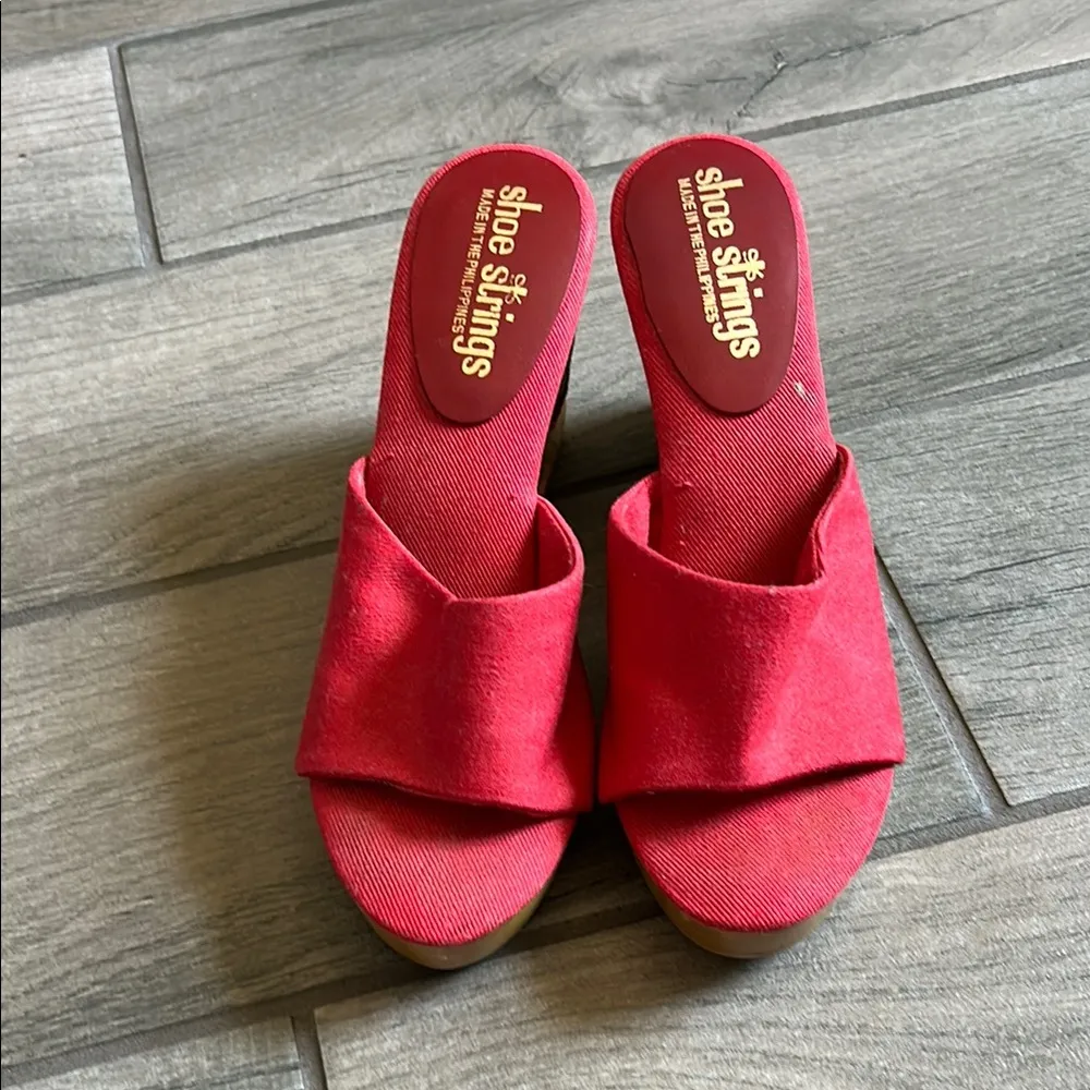 Red Wedge Shoes with Floral Pattern and Slip - Image 3