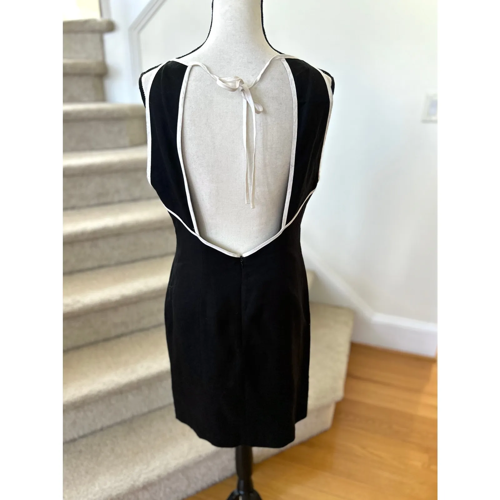 Vintage Laundry Shelli Segal Black Open Back White Trim Linen Sheath Dress - Image 2