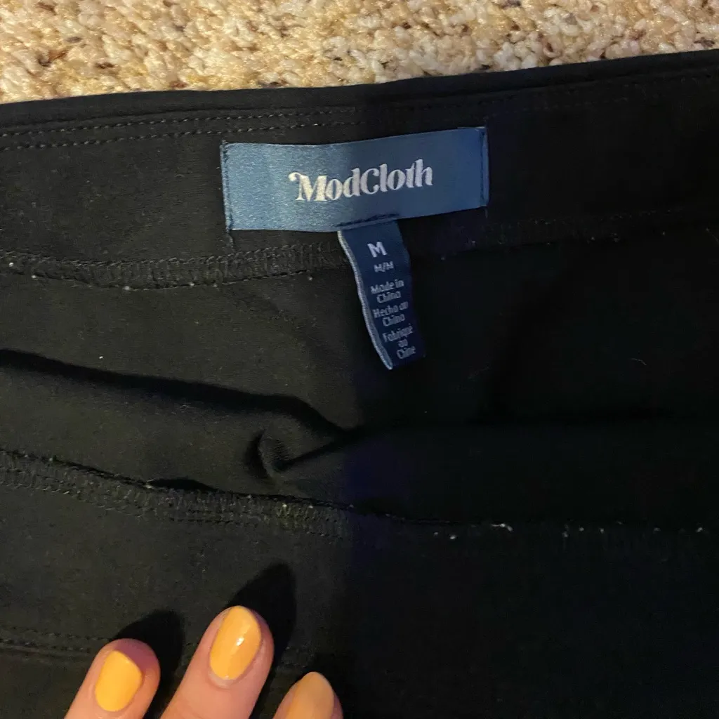 ❤️ ModCloth Stretchy Pencil Skirt with Front Slit in Black - Image 3