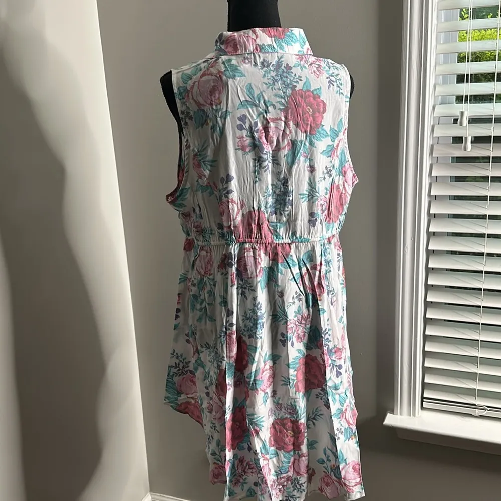 Torrid High Low Floral Button Down Top (NWT) - Image 2