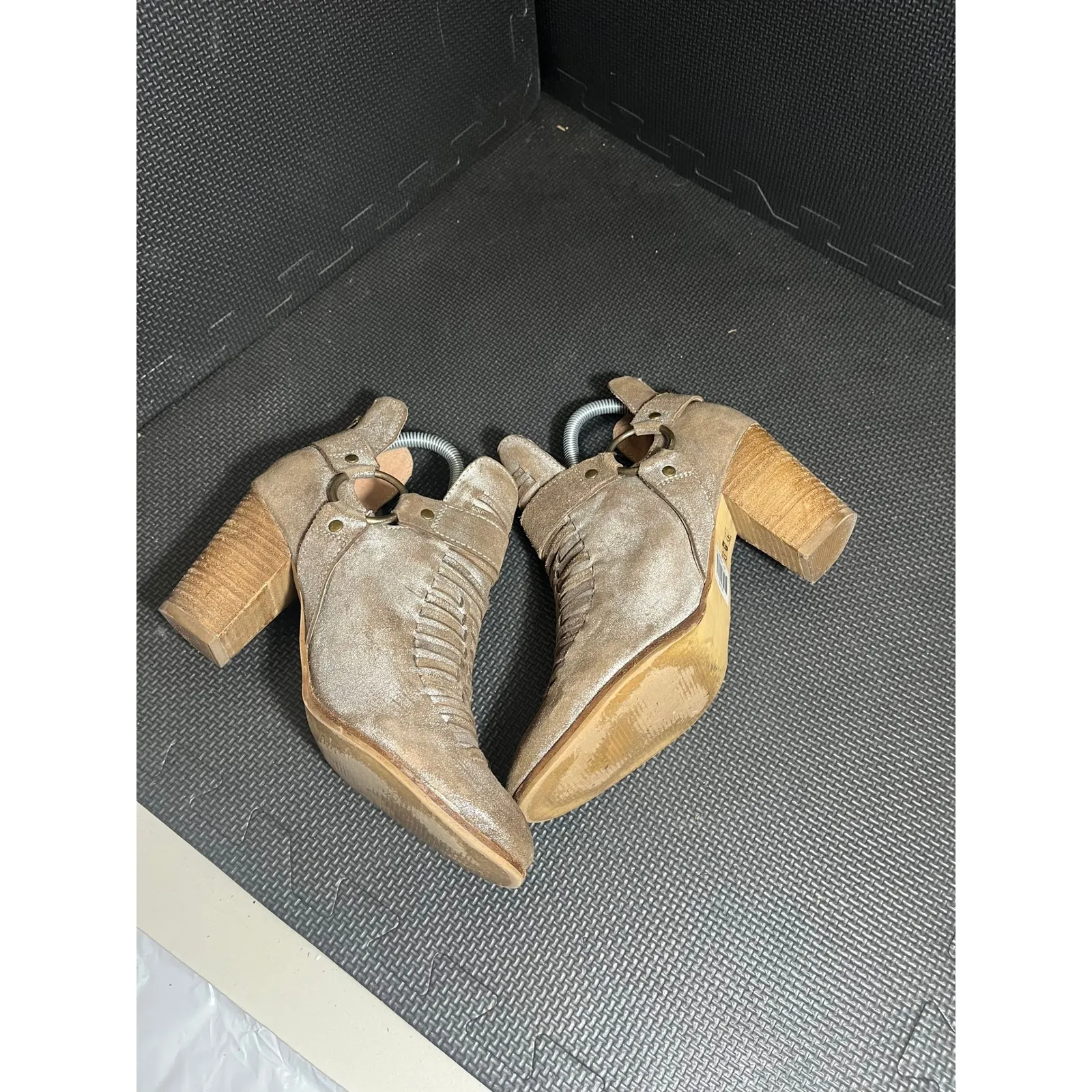 Ariat Unbridled Jaelle Western Leather Metallic Zipper Ankle Booties Boots 9M - Image 4