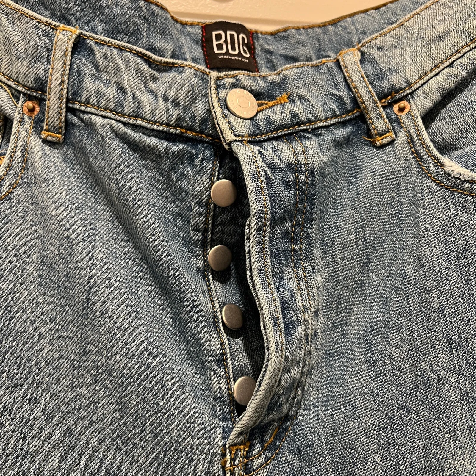 URBAN OUTFITTERS BDG Hi-Rise Light Wash Jeans Sz 33 Button Fly Slim Straight - Image 3