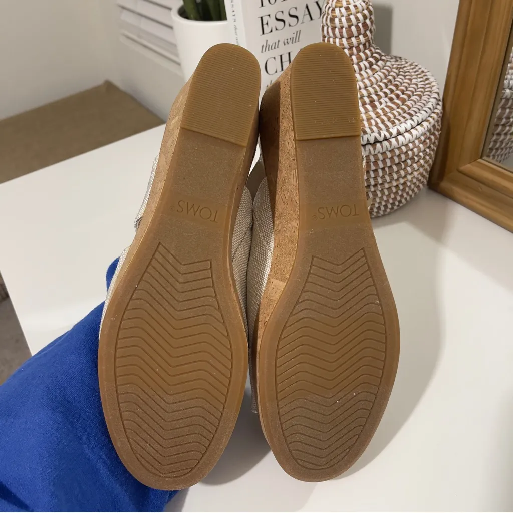 nwt TOMS women’s Claudine cork wedge white sandals heels vacation 9 - Image 8