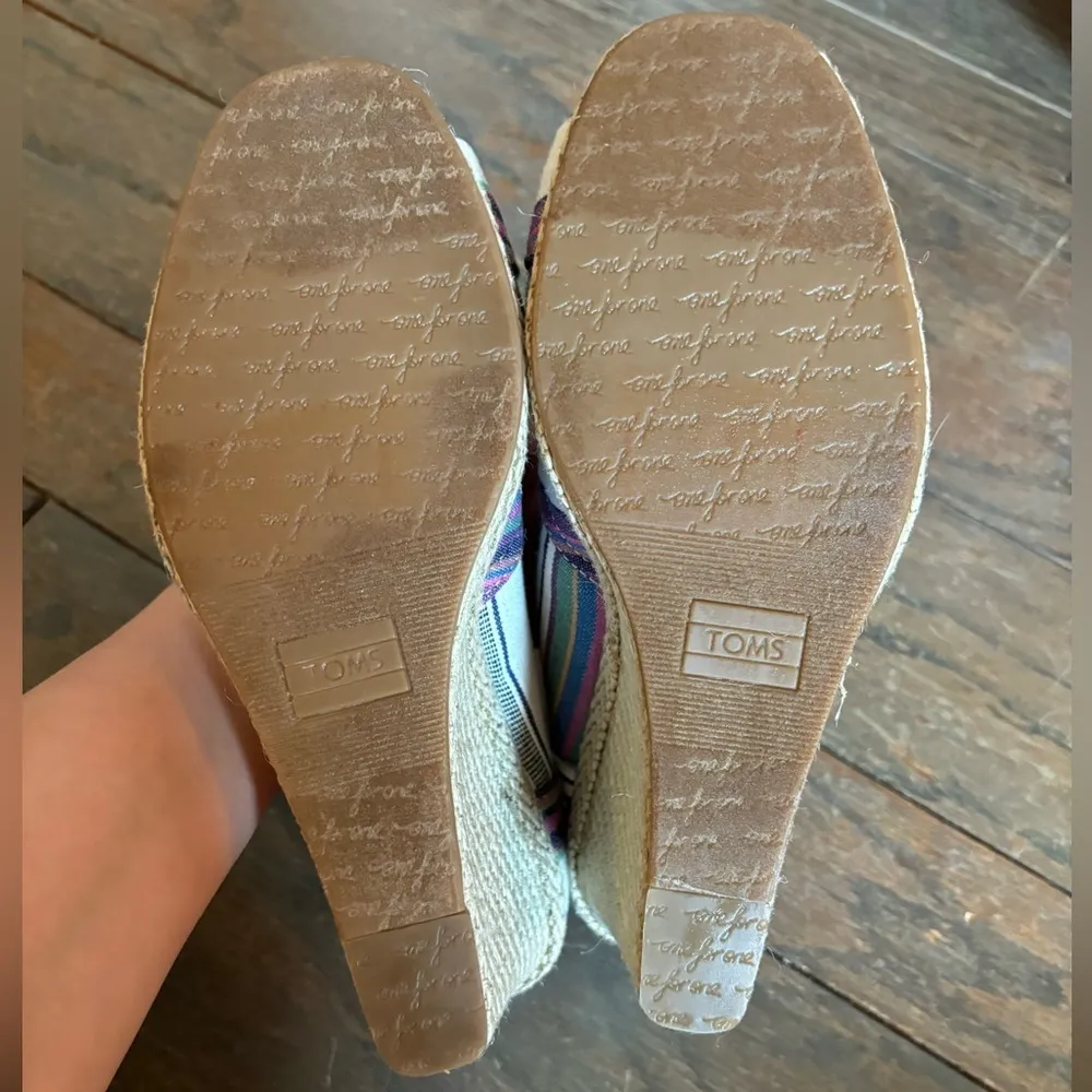 Toms Wedges Size 9 colorful striped - Image 3