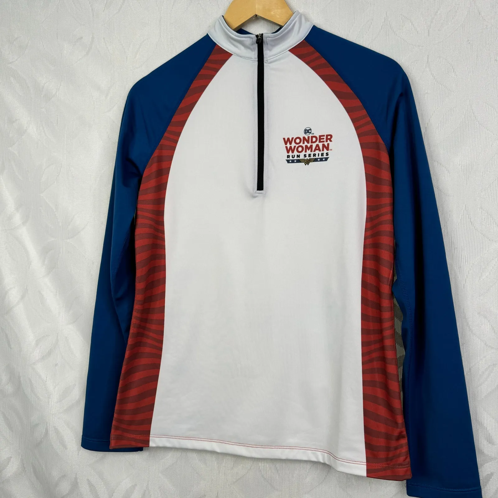 DC Wonder Woman Run Series Quarter Zip Lightweight Jacket Running Man Size M White Size M - Image 2