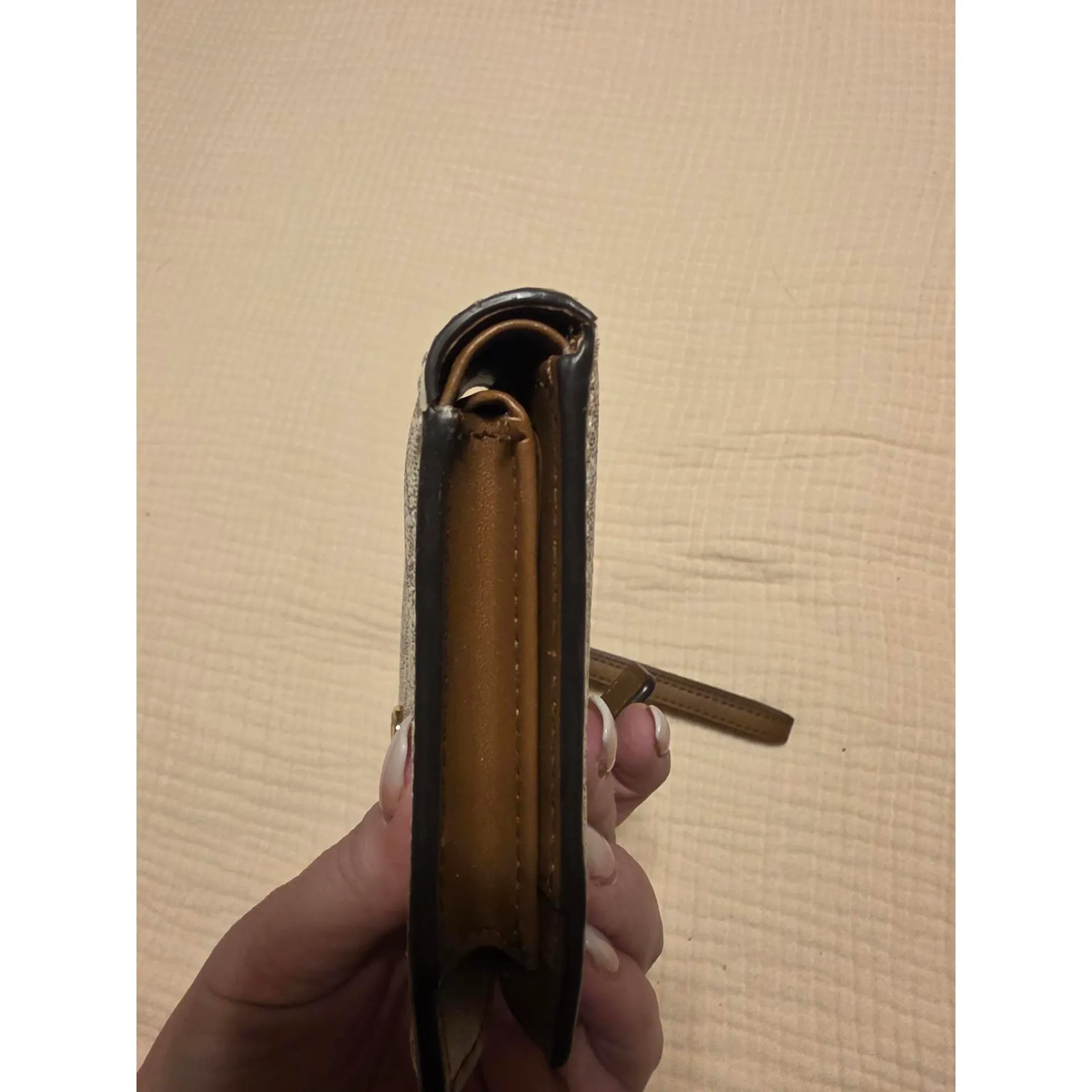 Michael Kors White and Brown Wristlet - Image 5