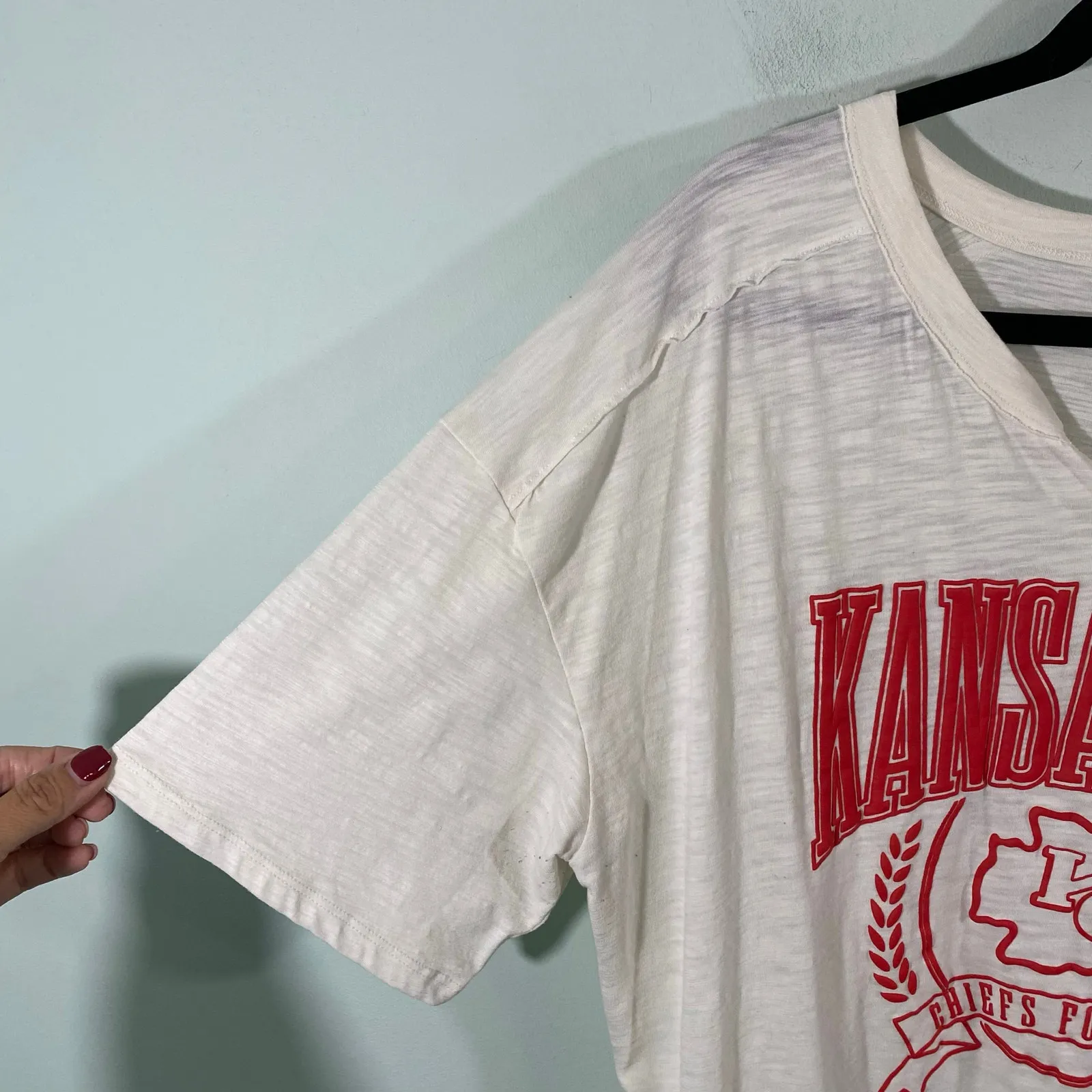 NFL Team Apparel Women Kansas City Chiefs White & Red Graphics SS Tee Size XL - Image 6