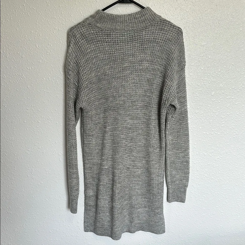 Dip Gray Turtleneck Sweater with Ribbed Knit and Oversized Fit Size Medium - Image 4