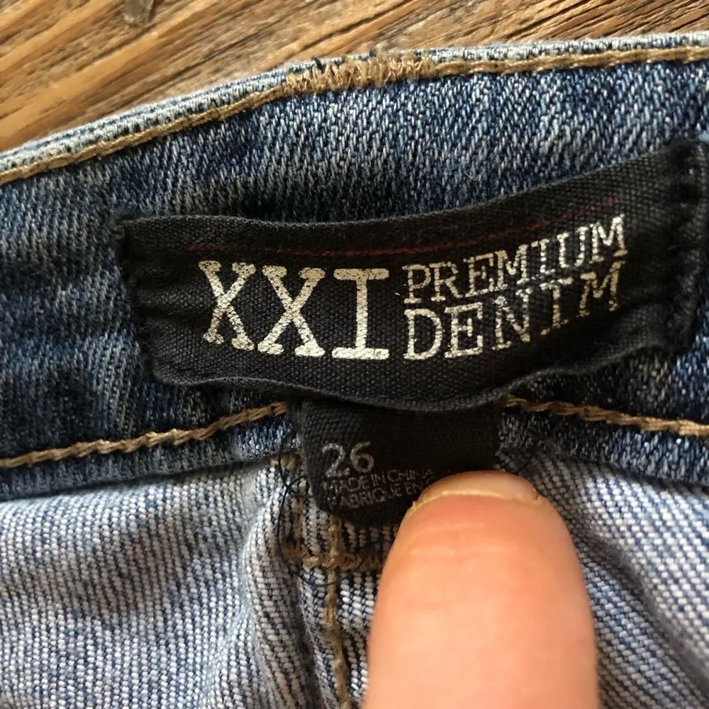 XxI premium denim distressed jeans size 26 - Image 4