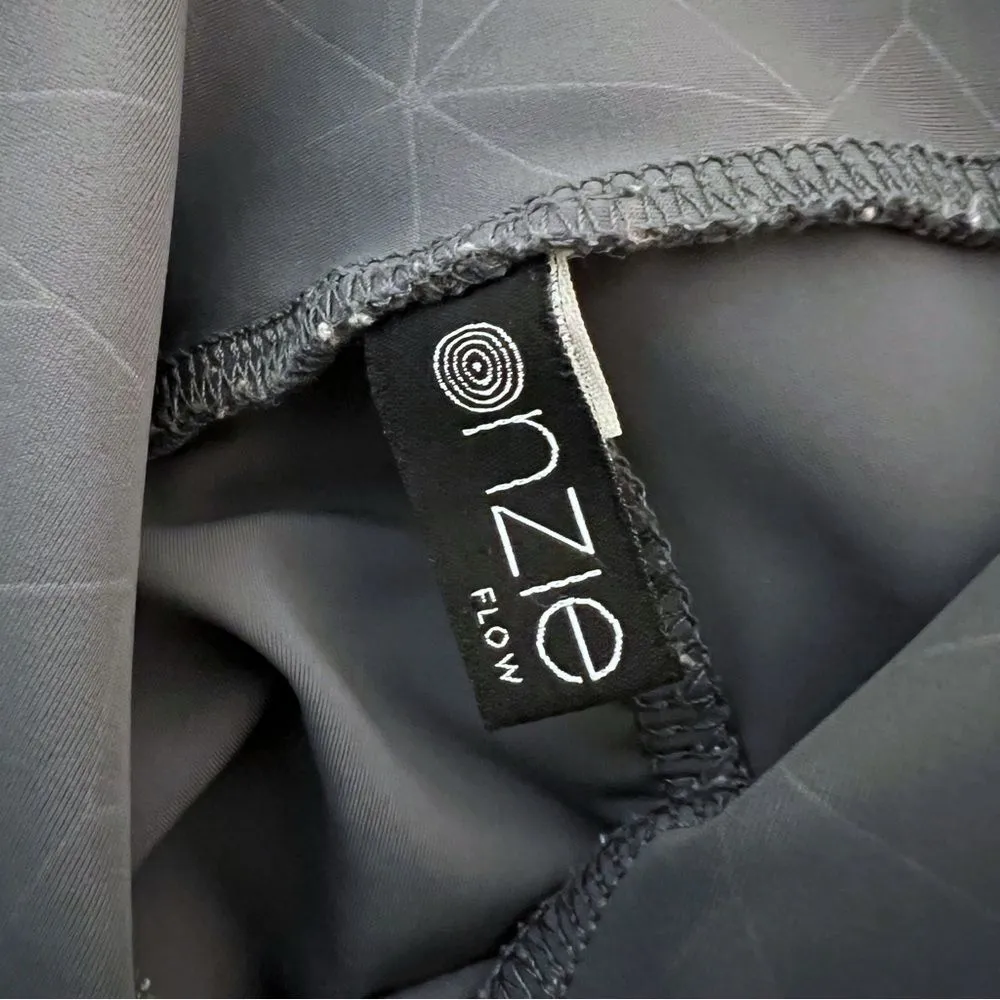 Onzie Flow Hot Yoga Mid Rise Leggings Womens Size M/L Gray Geometric Print - Image 8