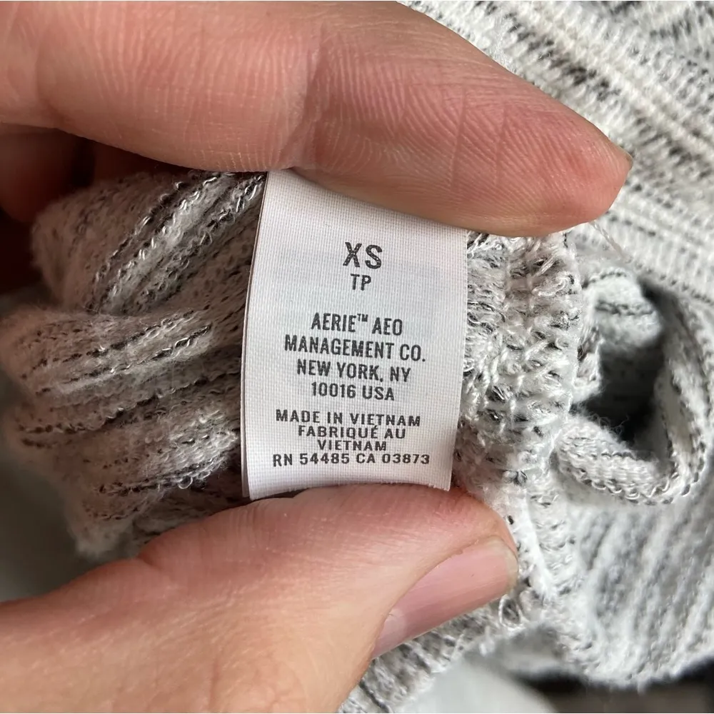 Aerie Heathered Light Gray Crewneck Sweatshirt - Image 4