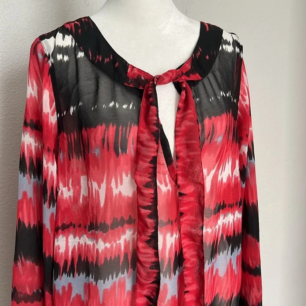 Gina Benotti Red Print Tie Neck Blouse Size Medium - Image 2
