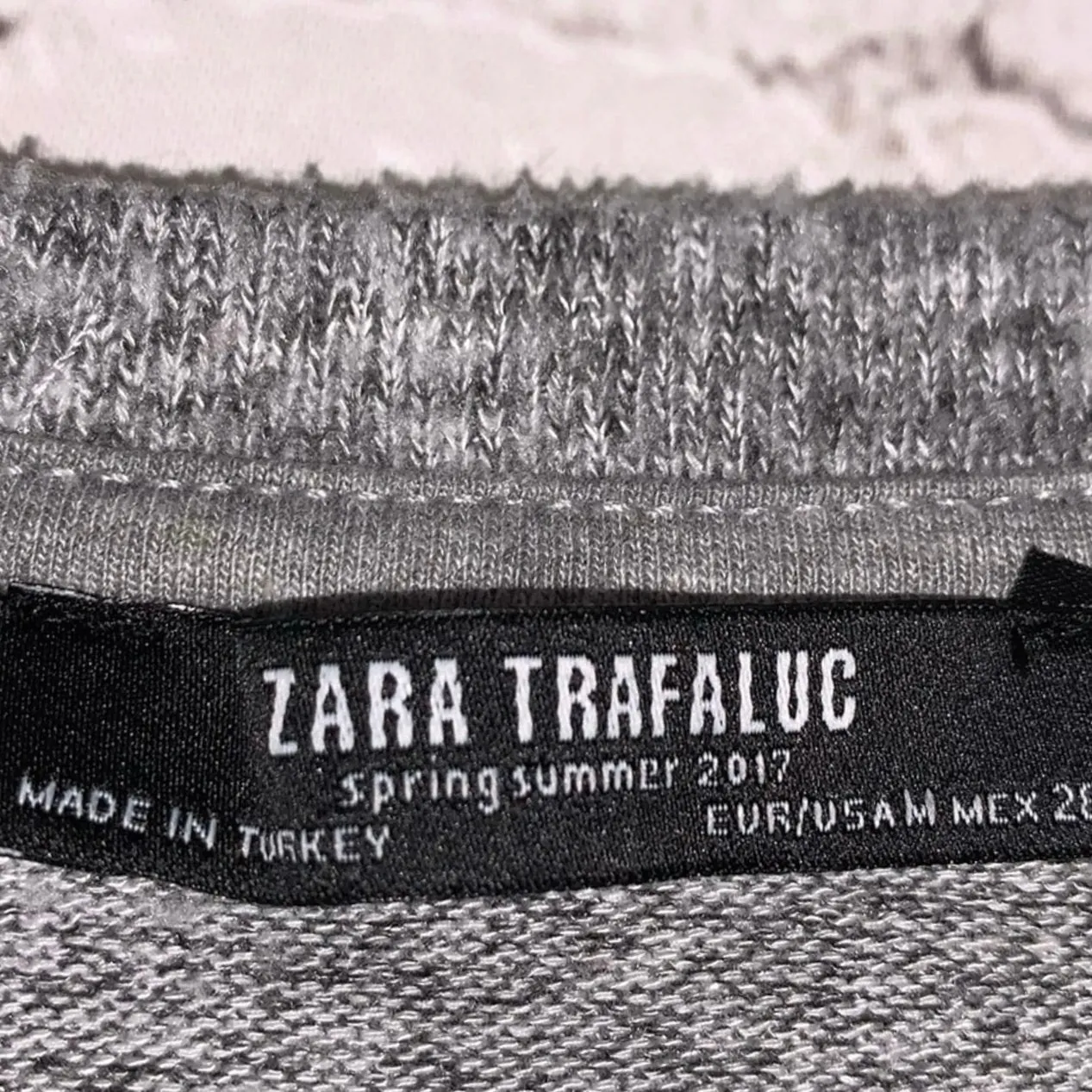 Zara Trafaluc Gray Thin Sweater Balloon Sleeves - Image 3