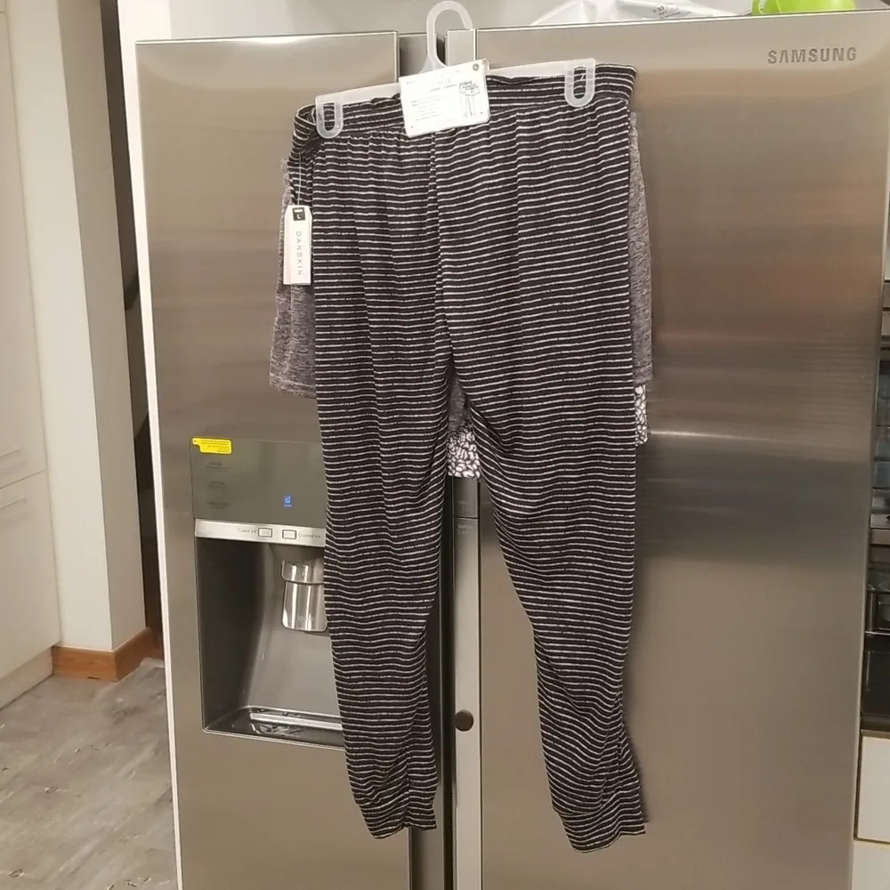 💕DANSKIN💕 PJ Jogger & Shorts (3 Piece Set) L NWT - Image 2