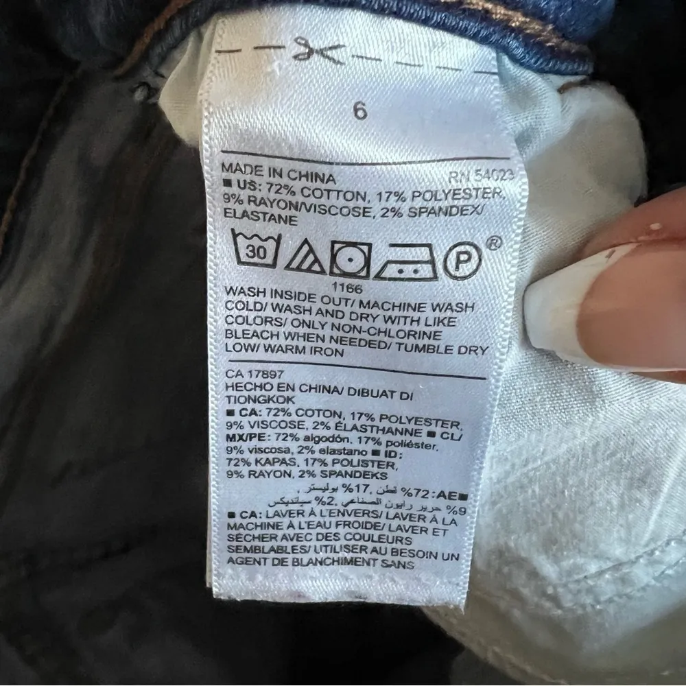 Old Navy Rockstar Mid Rise Distressed Skinny Denim Jeans‎ - Image 9