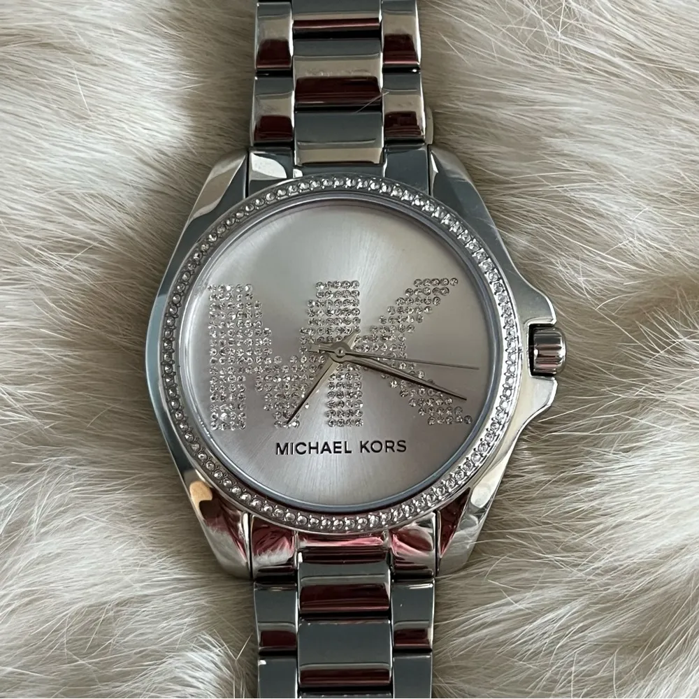 Michael Kors Women’s Bradshaw Pave Stainless Steel Bracelet - Image 10