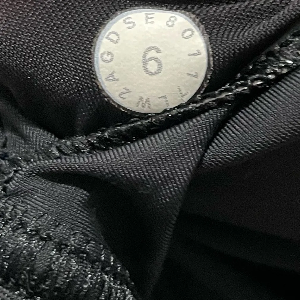 Lululemon  All Day Ease Bra Black Size 6 - Image 8