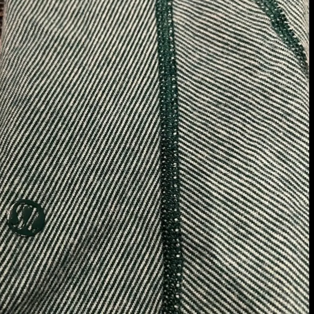 Lululemon Wunder Under Wee Stripe Heathered Menthol Size 6 - Image 5