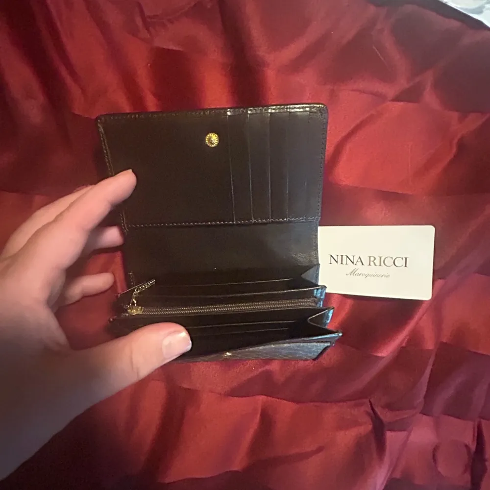 Nina ricci maroquionerie tri fold wallet - Image 8