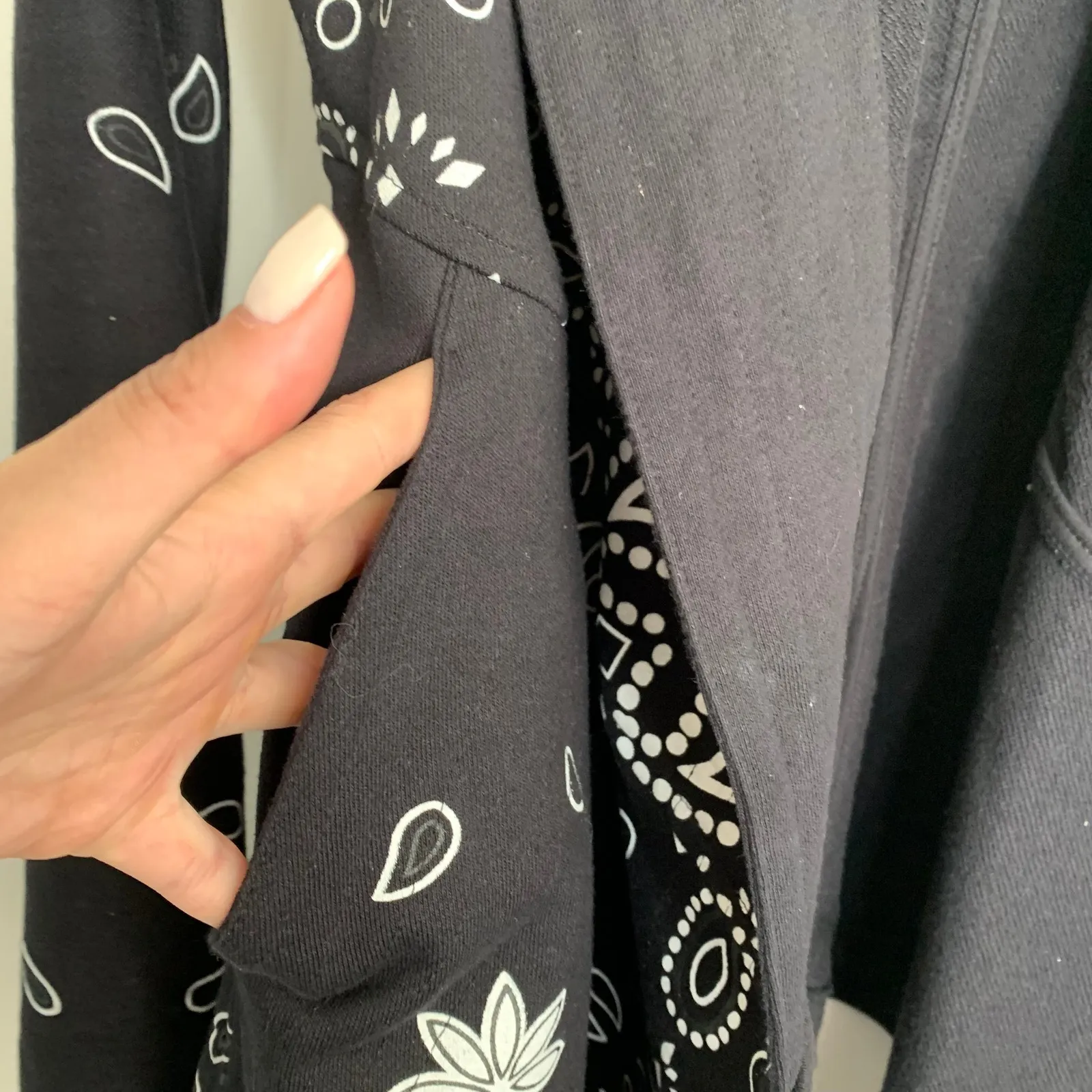 Jonny Cota Draped Hoodie in Black Bandana Open Front Women’s Small - Image 8