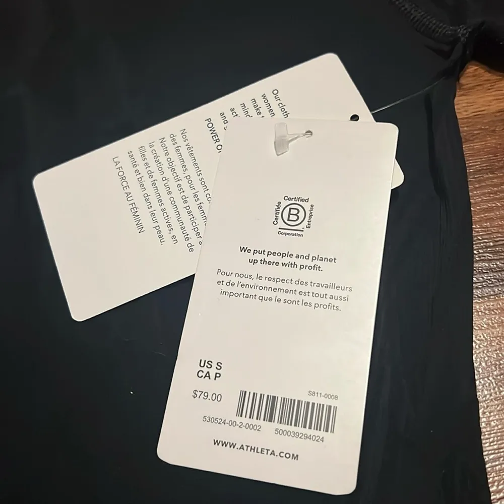 NWT momentum top size small - Image 2