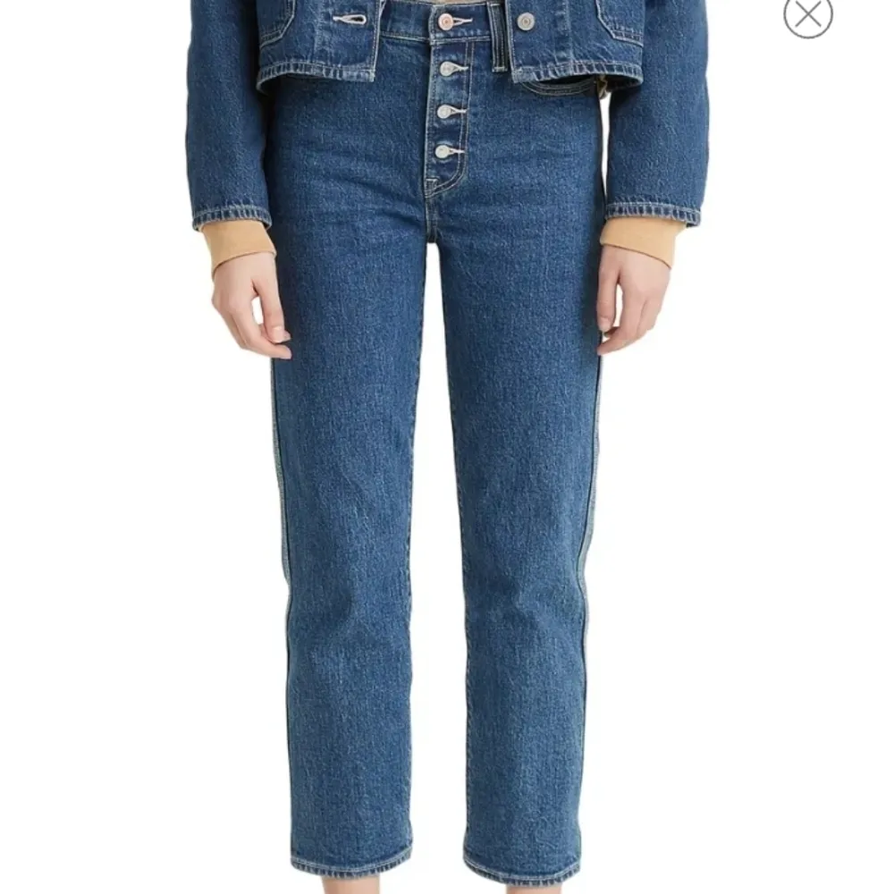 LEVI’S premium wedgie straight cropped jeans size 24x26 - Image 11