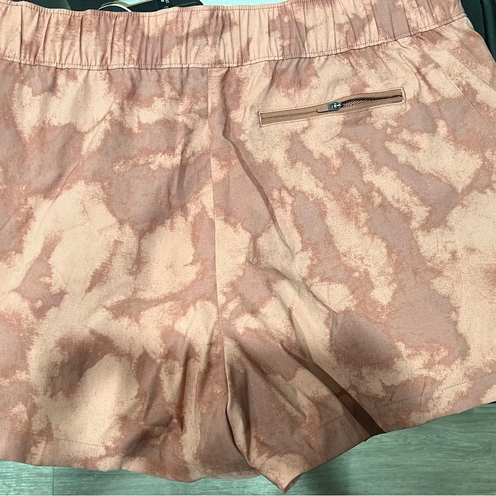 The North Face  shorts size large athletic quick dry shorts - Image 6