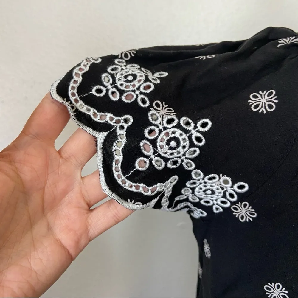 Black & White Scalloped Hem Embroidered Button Front V-Neck Romper - Image 6