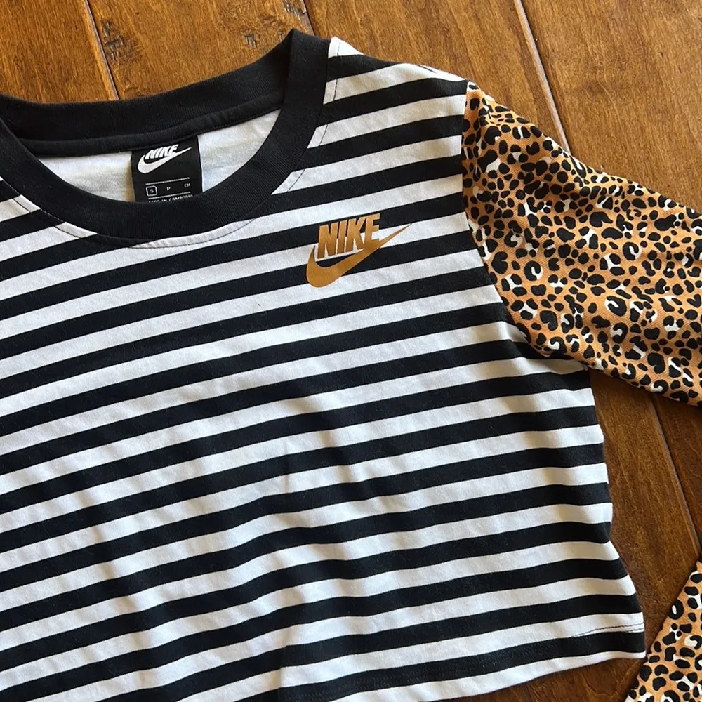 Nike  Stripped Leopard Crop Top - Image 4