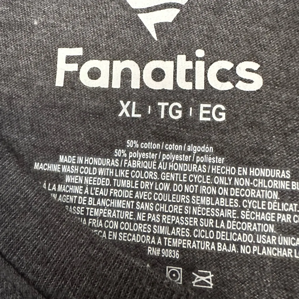 NWT Fanatics N.E. Patriots Super Bowl LIII Champions Women’s V-neck T-Shirt!‎ - Image 4