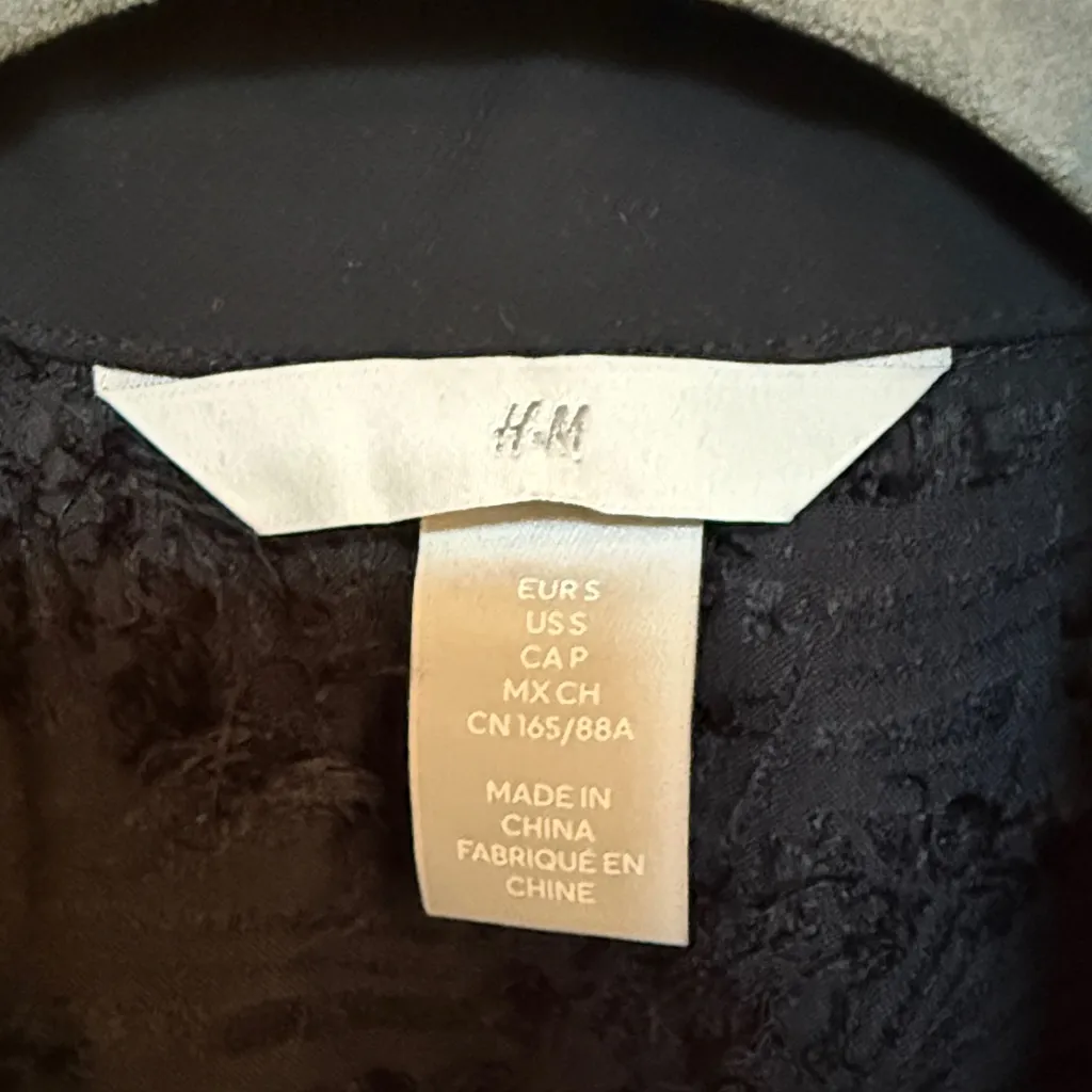 H&M Black Patterned Long Sleeve Top - Image 9