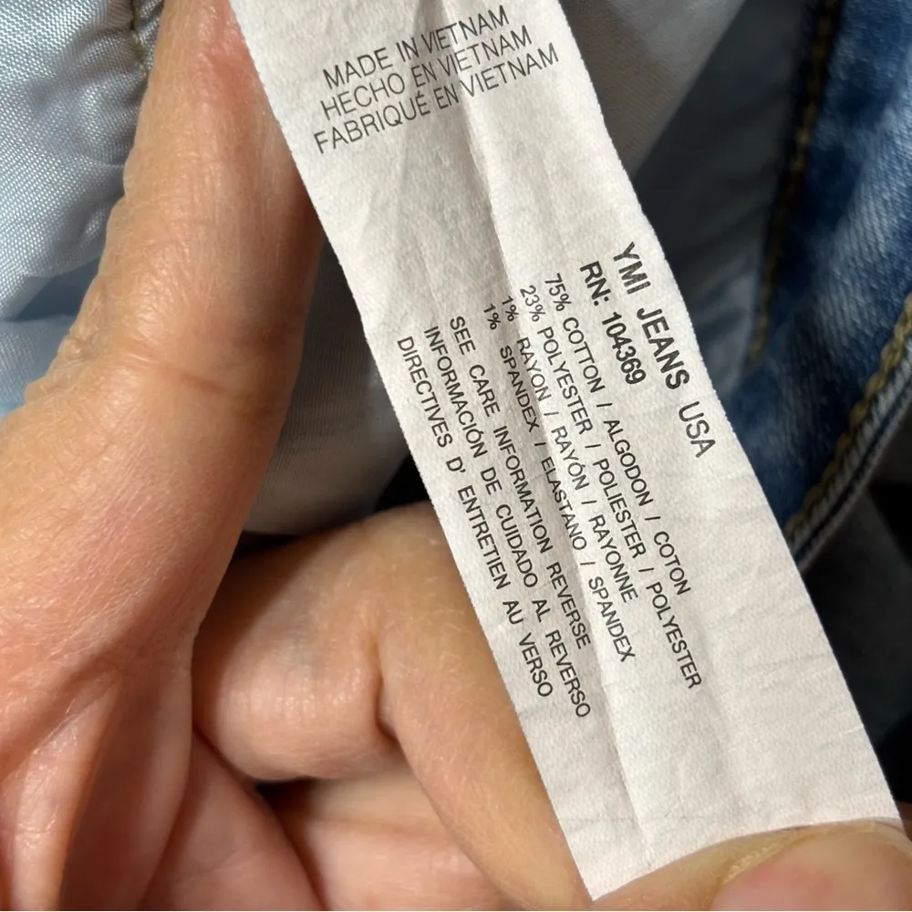 YMI Light Blue Flared Women's Jeans SIZE 3/26 - Image 7