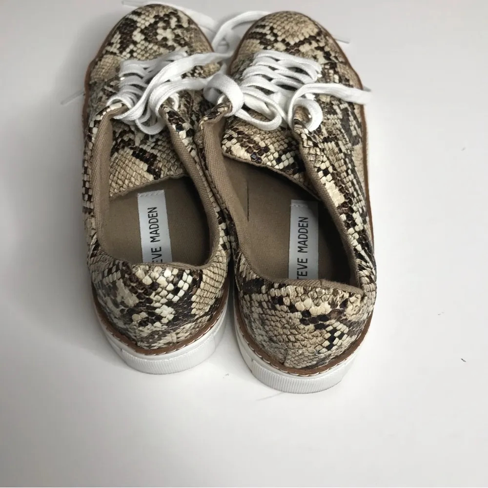 Steve Madden Santana snake skin sneakers Sz 7.5 - Image 4