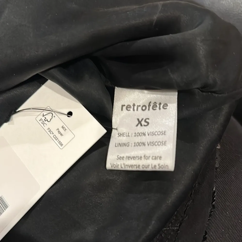 RETROFETE BLACK SEQUINED SHORT SLEEVE ROUND NECK KEYHOLE BACK LINED BLOUSE TOP - Image 6