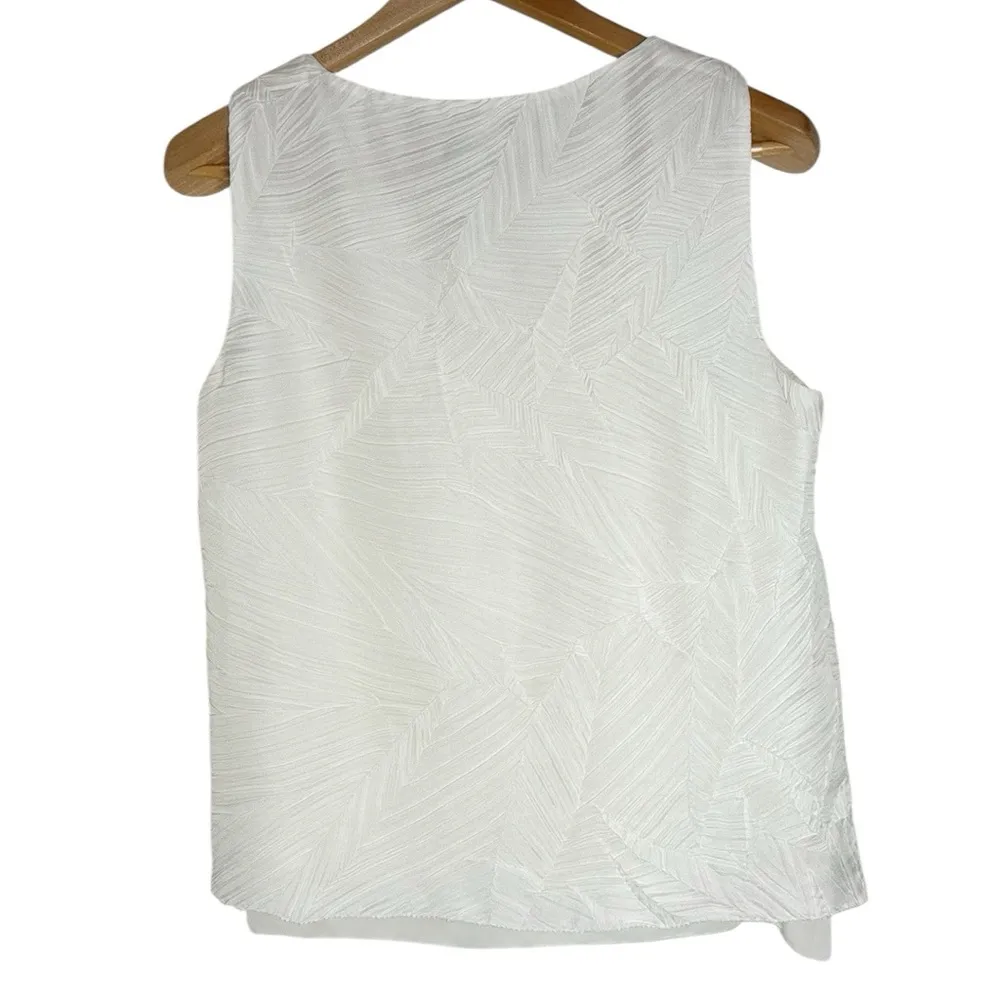 Bar III Women’s Ivory Boxy Sleeveless V-neckTextured Sheer Knit Tank Top size L - Image 3