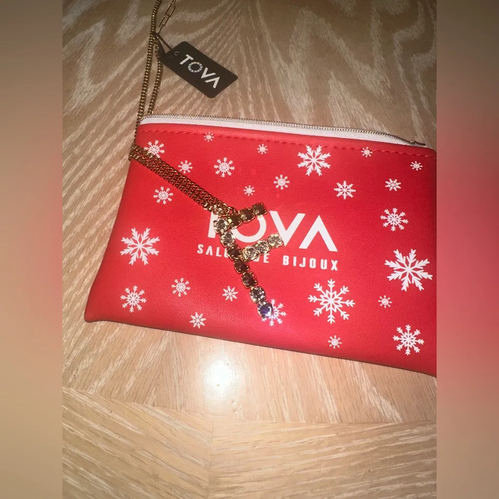 NWT TOVA Swaroski Monogram Necklace In Metallic In Letter (F) $88 MSRP Gold - Image 5