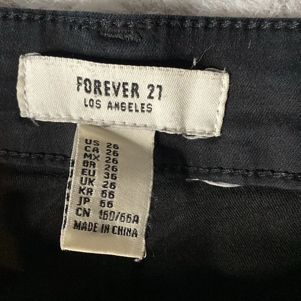Forever 21 Los Angeles Black Skinny Jeans Size 26 - Image 4