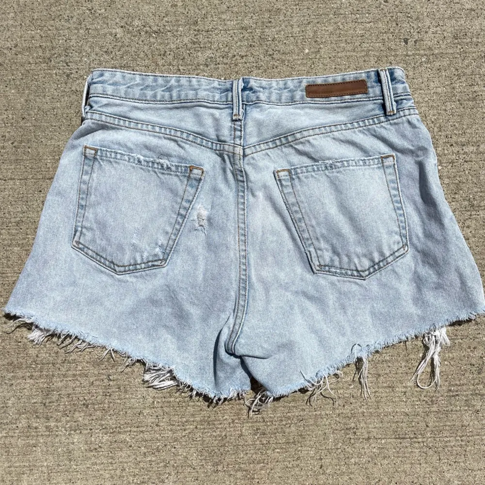 GRLFRND Helena Heavily Distressed Shorts size 28 - Image 6
