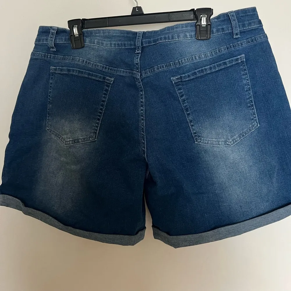 Sterling Creek Western Style Patched Up Blue Denim Shorts Size XL Size 14 - Image 2