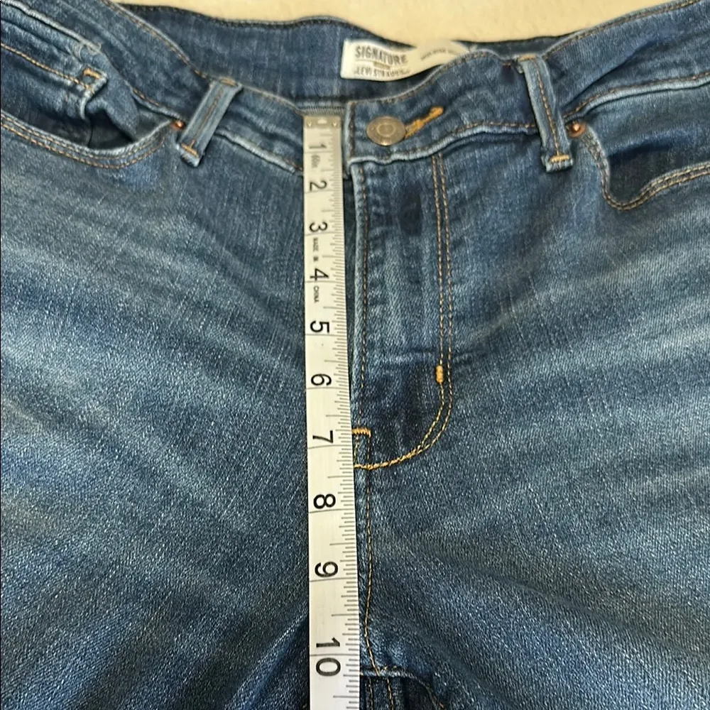 Signature Gold Levi Strauss Mid-Rise Bootcut Jeans 8M - W29/L32 - Image 8