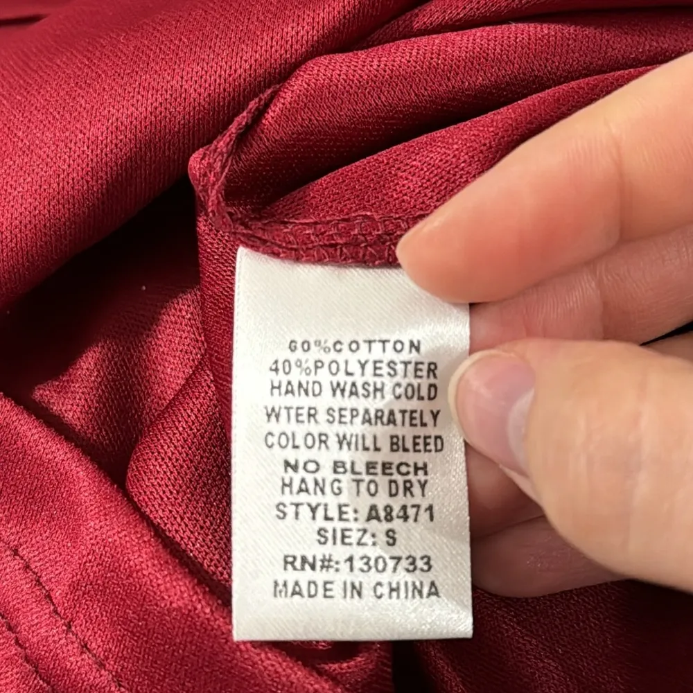 Umgee USA wine v-neck crochet trim sleeve blouse with velour tie back bow size S - Image 7