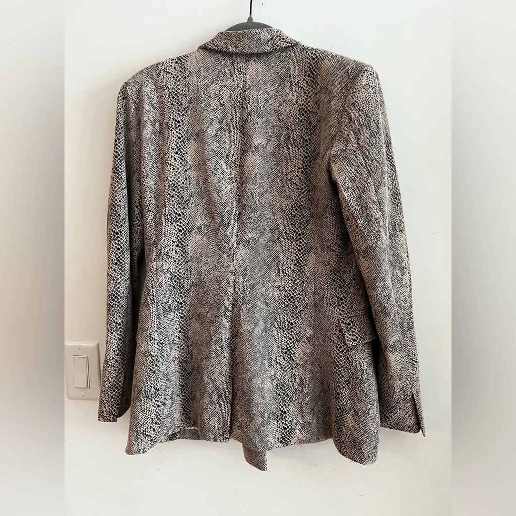 Blank NYC Women’s Size M Blazer Snakeskin Print Double Breasted - Image 8