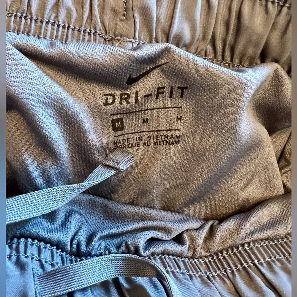 Nike Women’s  dri-fit Medium - Image 2