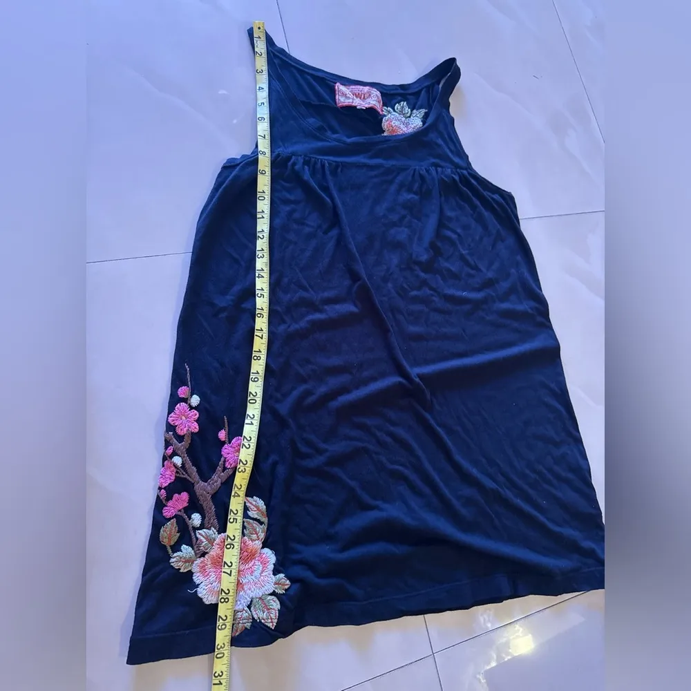 JWLA Johnny Was Elegant Blue Sleeveless Top with Floral Embroidery size M Size M - Image 13