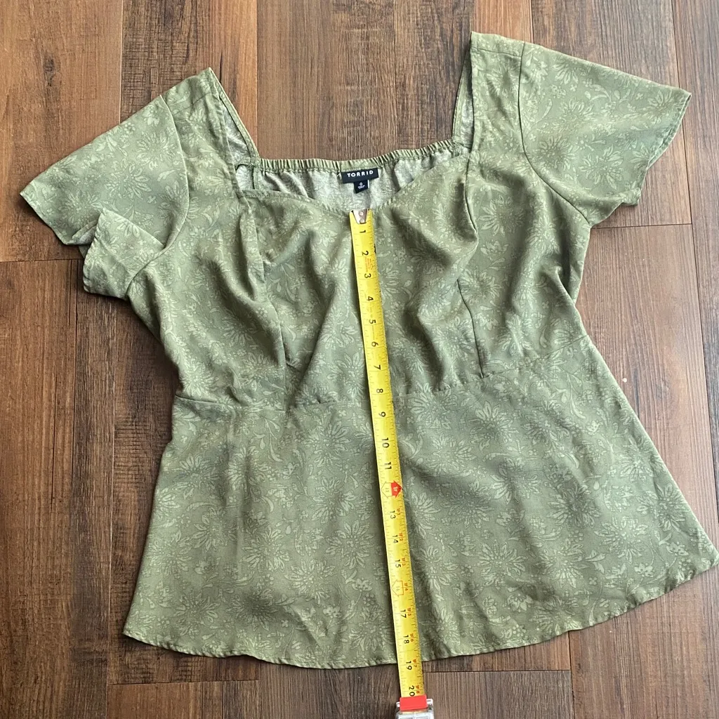 Torrid Sage Green Blouse - Image 13