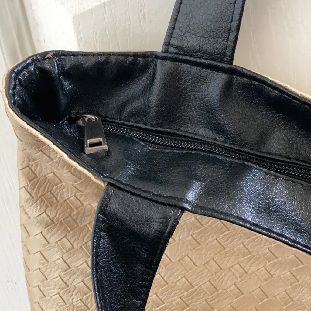 FINAL MARKDOWN Ladies’ Sequined “LOURDES” Shoulder Bag - Image 9