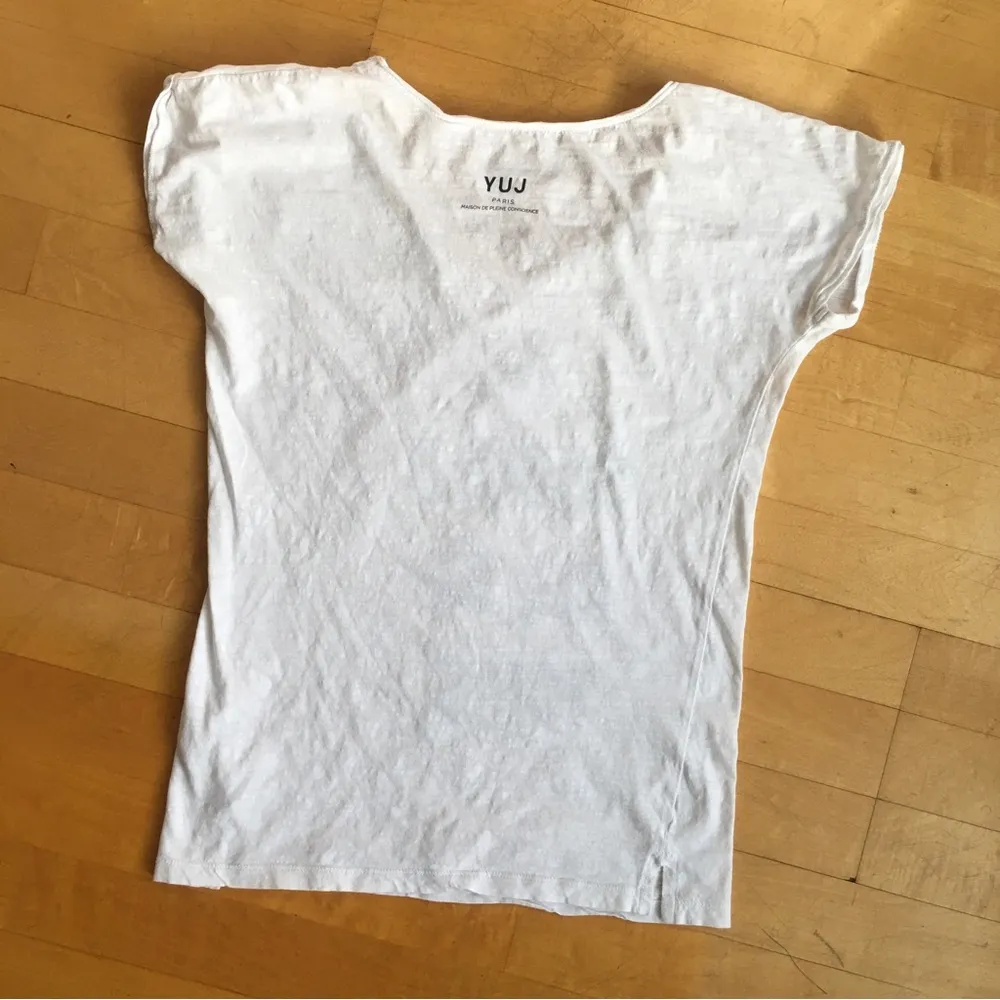 YUJ Paris “WE SHOULD ALL BE YOGIS” Scoop Neck Fitted Tee, White, Black, Size XS - Image 3